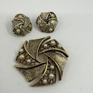 Vintage Emmons‎ Faux Pearl Starburst Goldtone Brooch & Earrings Set Maltese Read